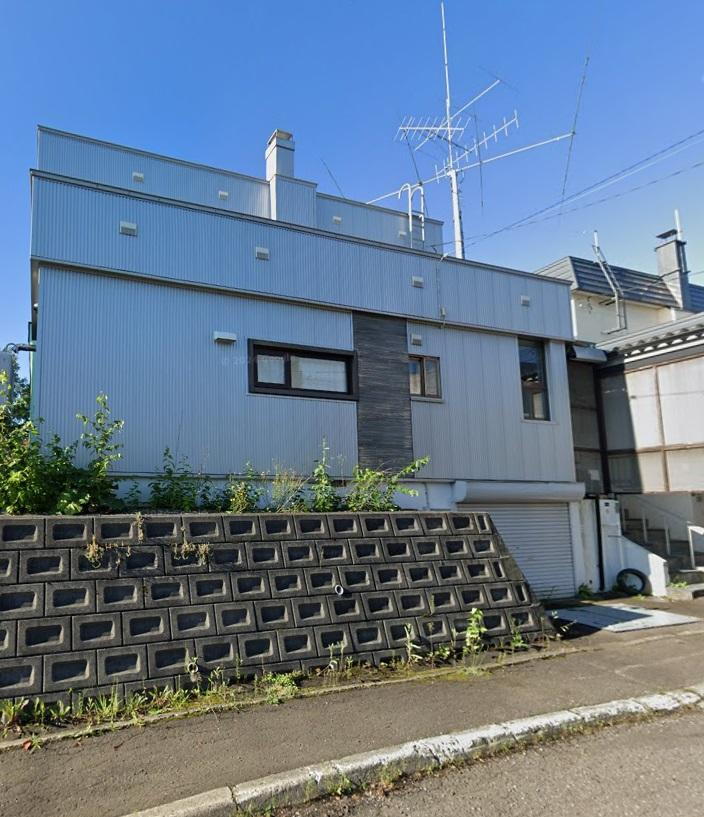 北海道札幌市南区藤野四条１０ 590万円