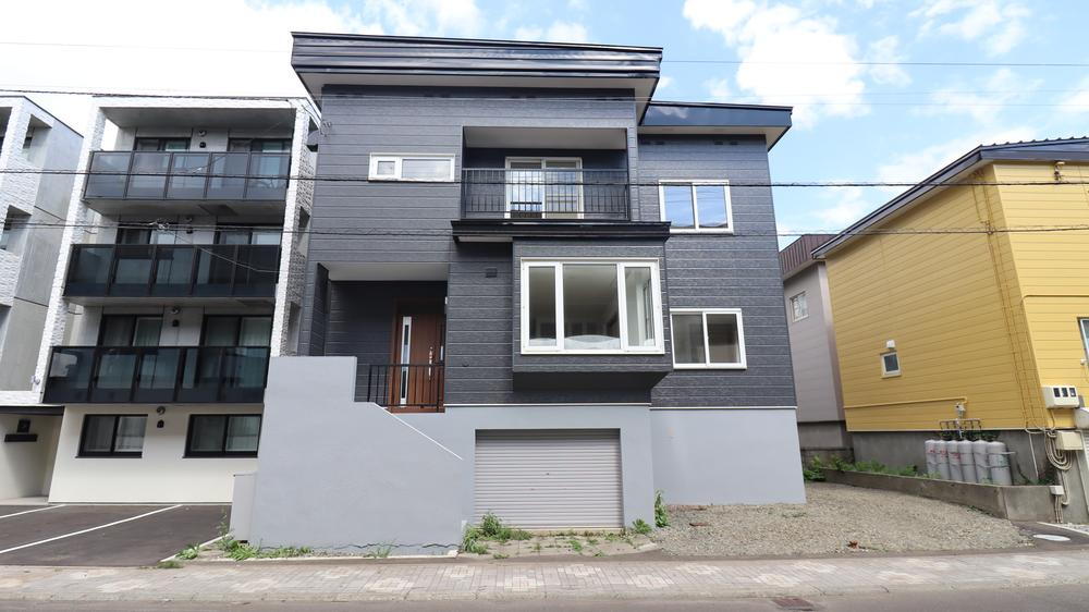 北海道札幌市西区八軒七条東２ 中古住宅