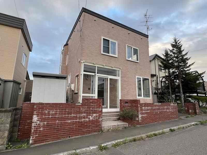 北海道札幌市厚別区厚別東三条６ 2490万円