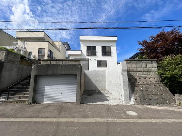 北海道札幌市豊平区西岡五条１１ 1390万円