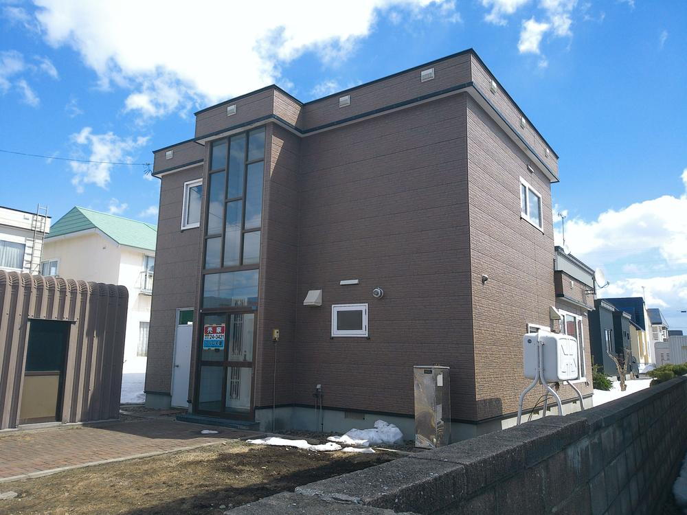 北海道滝川市朝日町東２ 1548万円