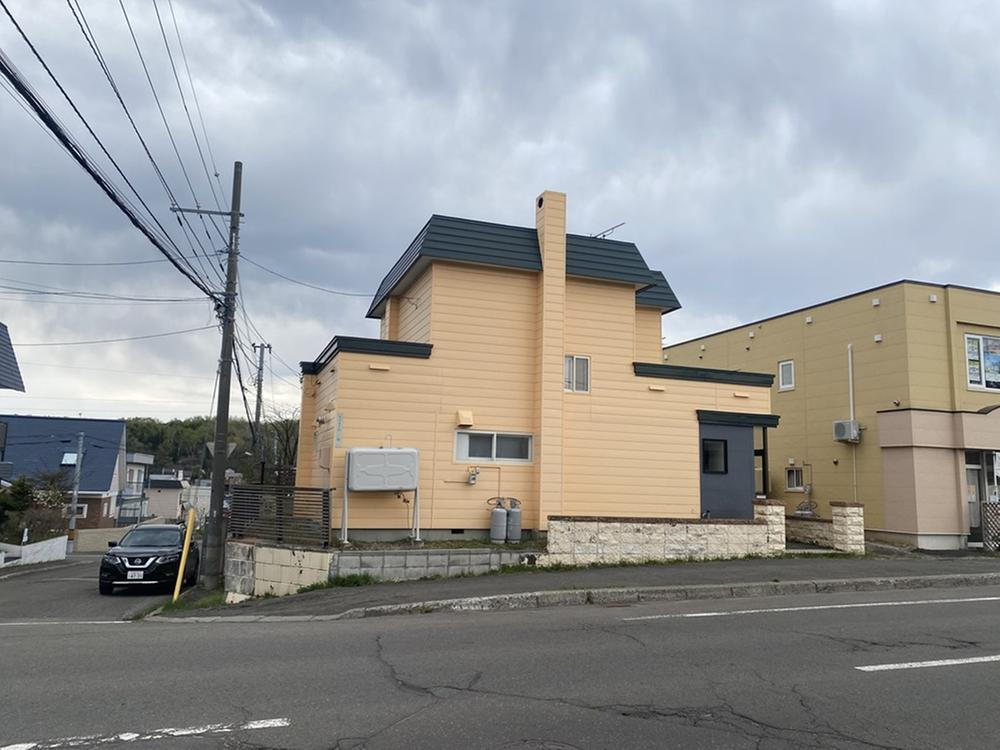北海道札幌市豊平区西岡五条１１ 1380万円