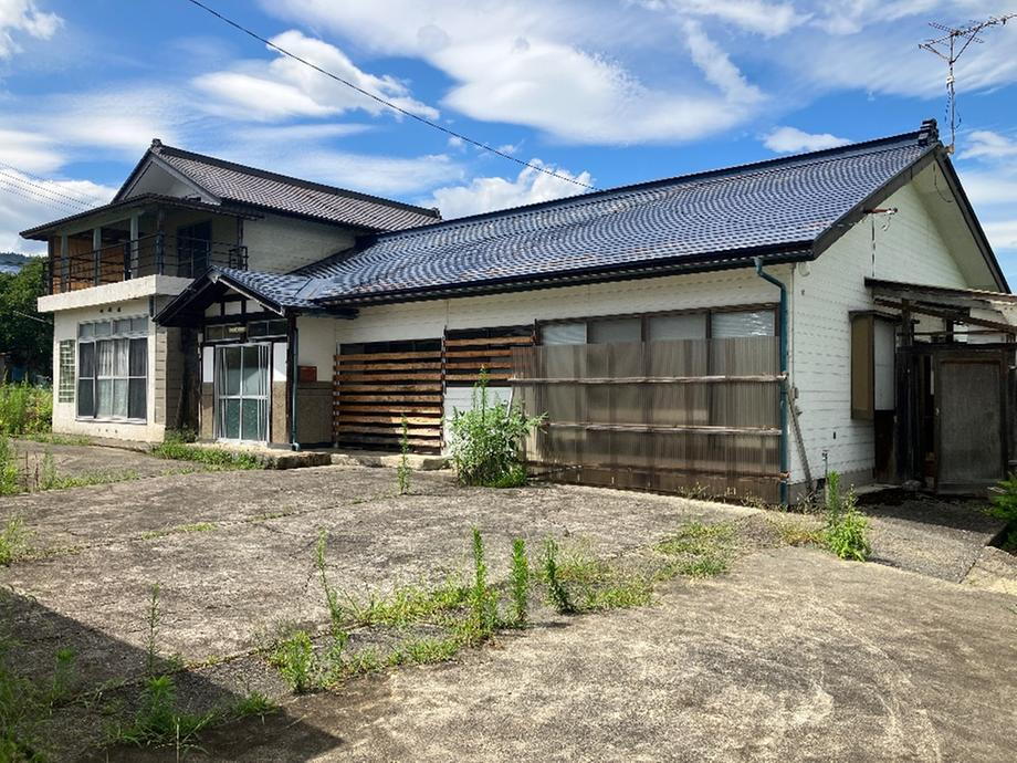 福島県喜多方市熱塩加納町宮川字並桜 中古住宅