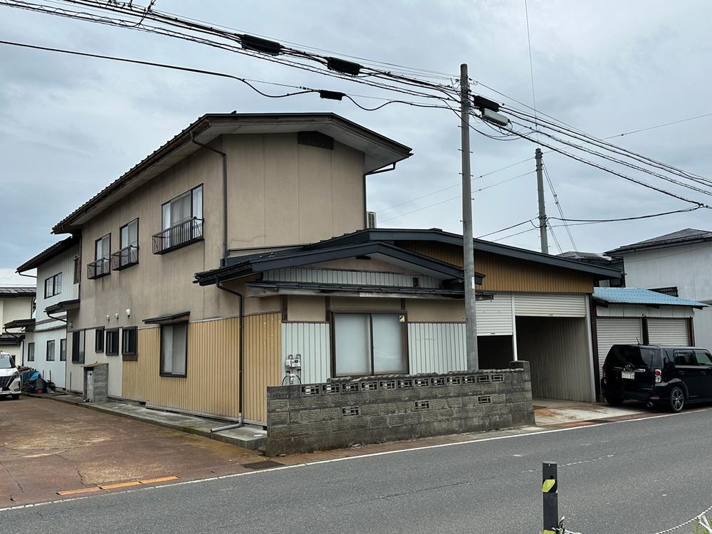 山形県西村山郡河北町谷地丁 890万円