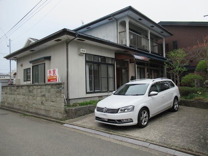秋田県秋田市東通仲町 1800万円