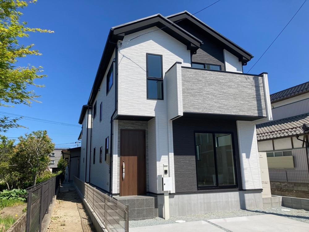 宮城県岩沼市栄町２ 3498万円 4LDK