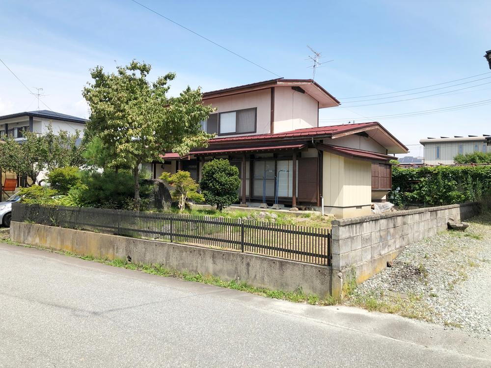 山形県東根市一本木３ 1660万円