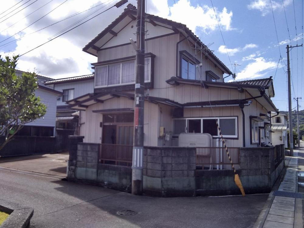 山形県鶴岡市大山２ 380万円
