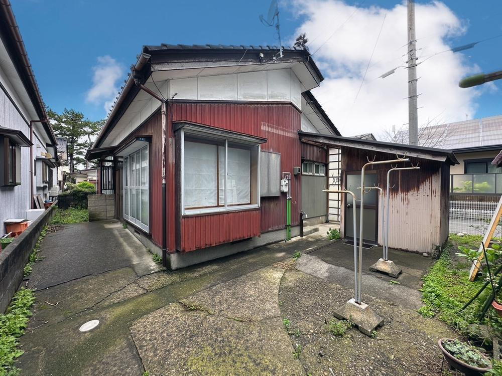 山形県酒田市亀ケ崎３ 中古住宅