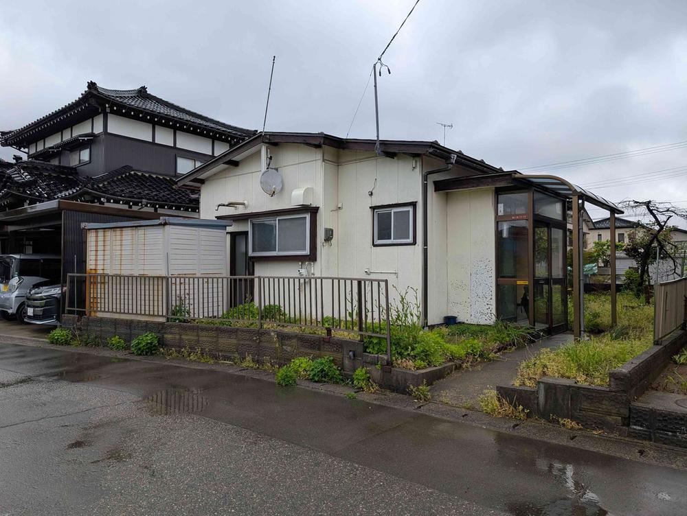 山形県鶴岡市稲生１ 88万円