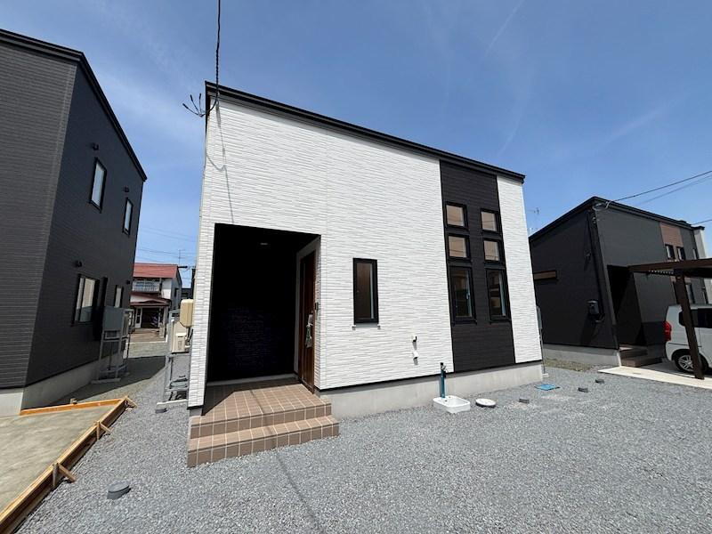 青森県青森市岡造道１ 2299万円 2LDK