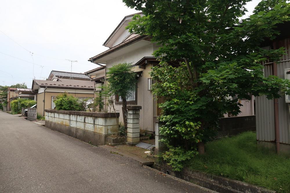 山形県鶴岡市稲生１ 300万円