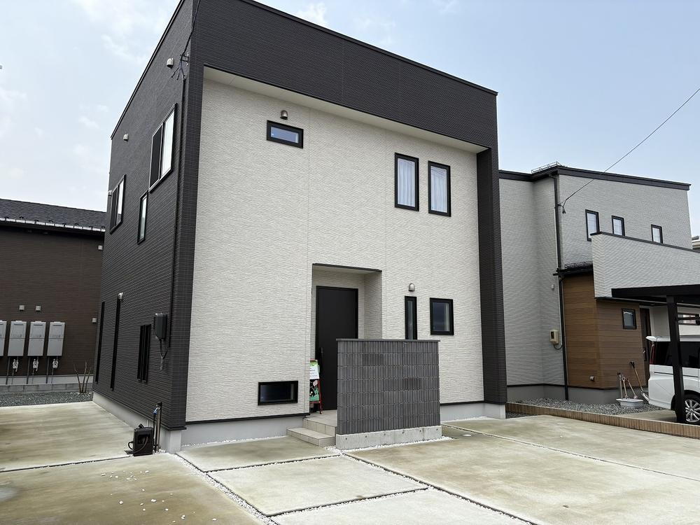 山形県東根市神町西１ 3200万円