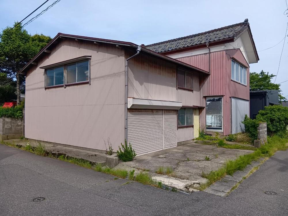 山形県東田川郡庄内町余目字上猿田 200万円