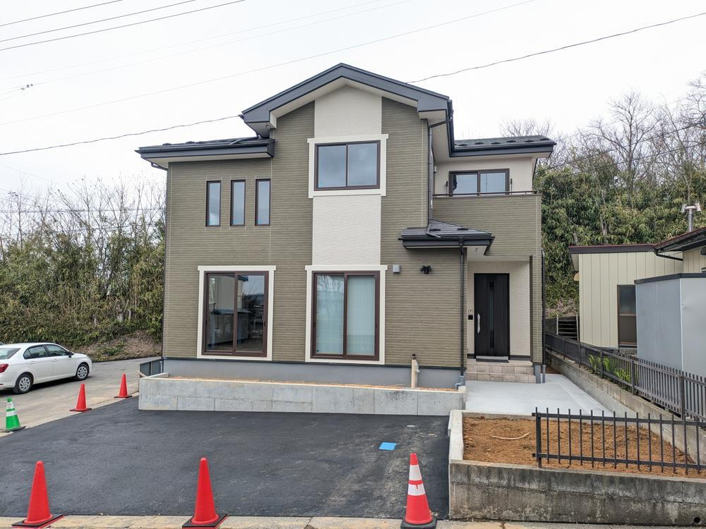 青森県八戸市大字新井田字石仏 2750万円 4LDK