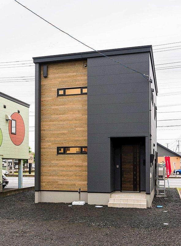 青森県五所川原市中央５ 2680万円