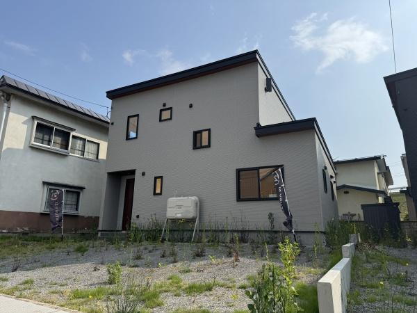 青森県弘前市大字大清水１ 2280万円