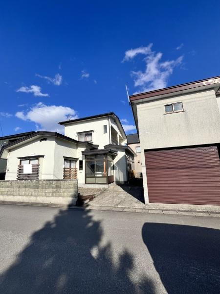 青森県弘前市大字石渡２ 1730万円