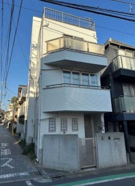 東京都目黒区上目黒３ 13000万円