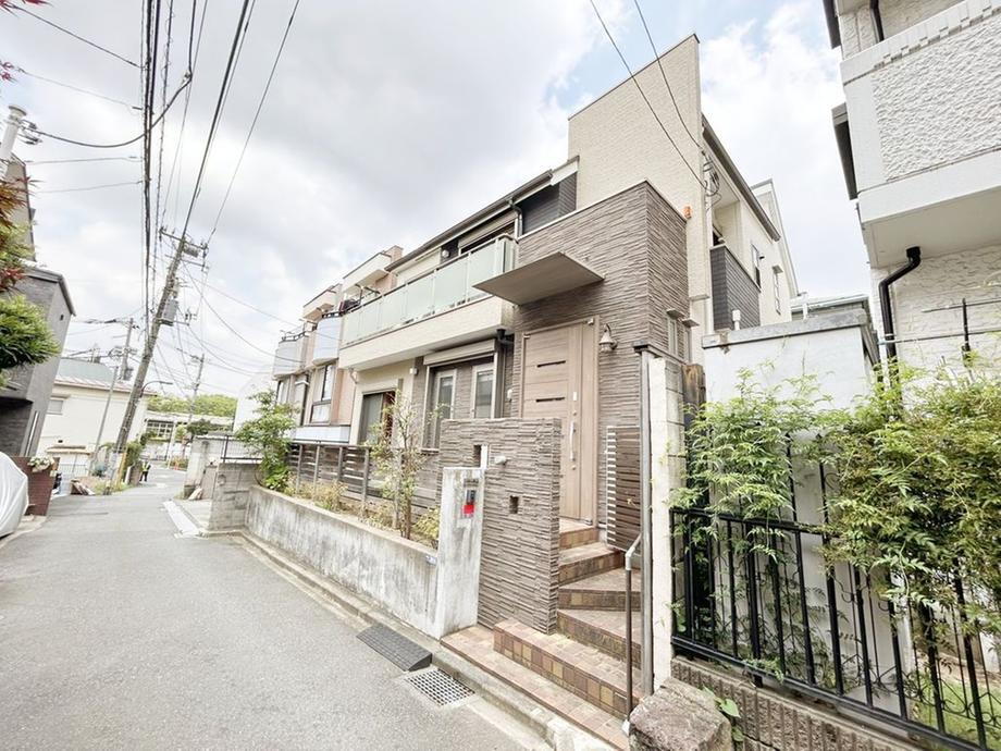 東京都新宿区高田馬場３ 16800万円