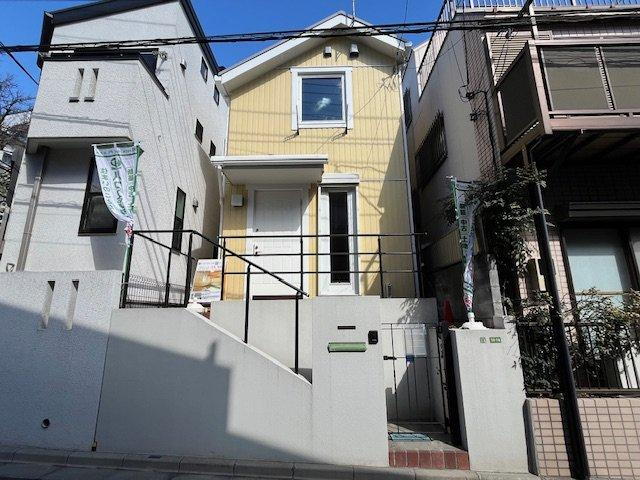 東京都文京区千石２ 7498万円