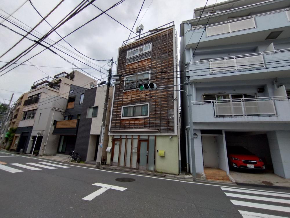 東京都台東区池之端３ 14800万円