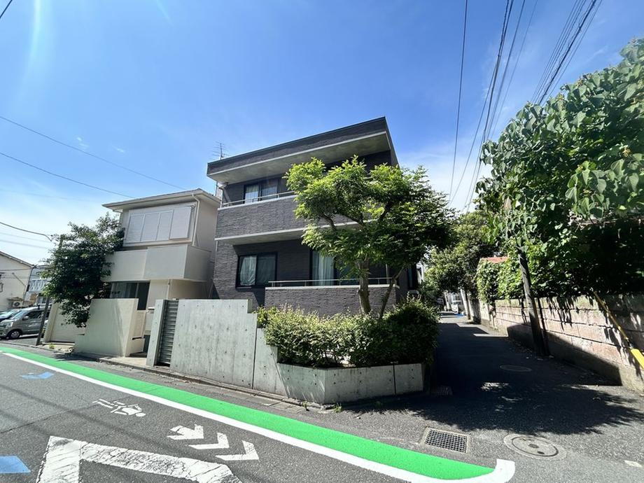 東京都新宿区西落合１ 28800万円