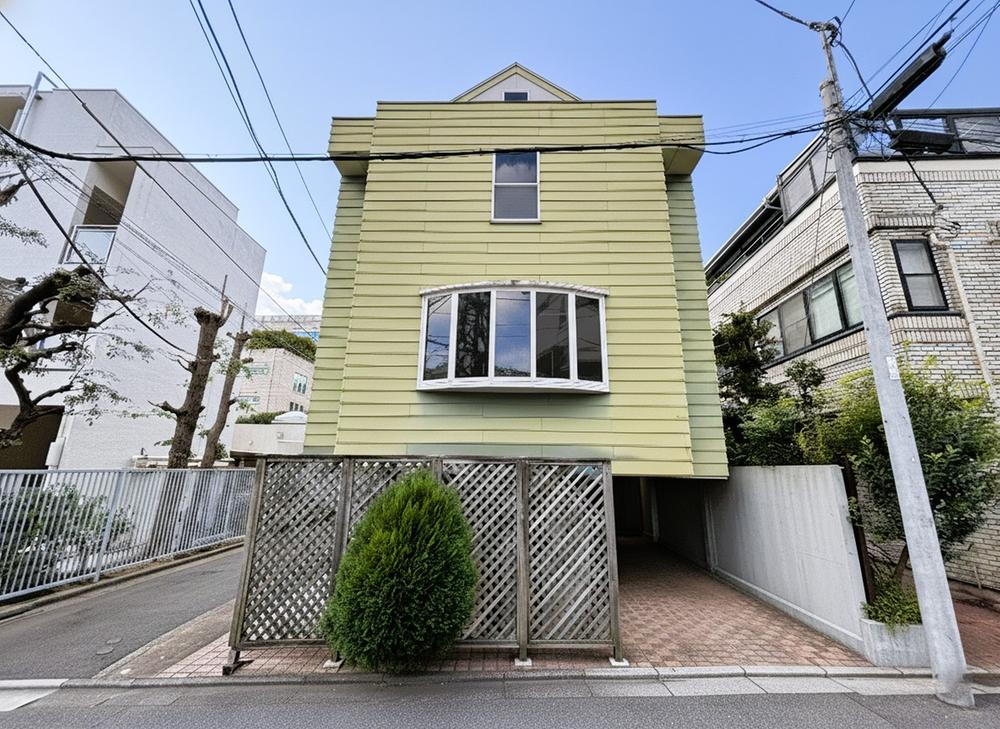 東京都港区南麻布４ 中古住宅