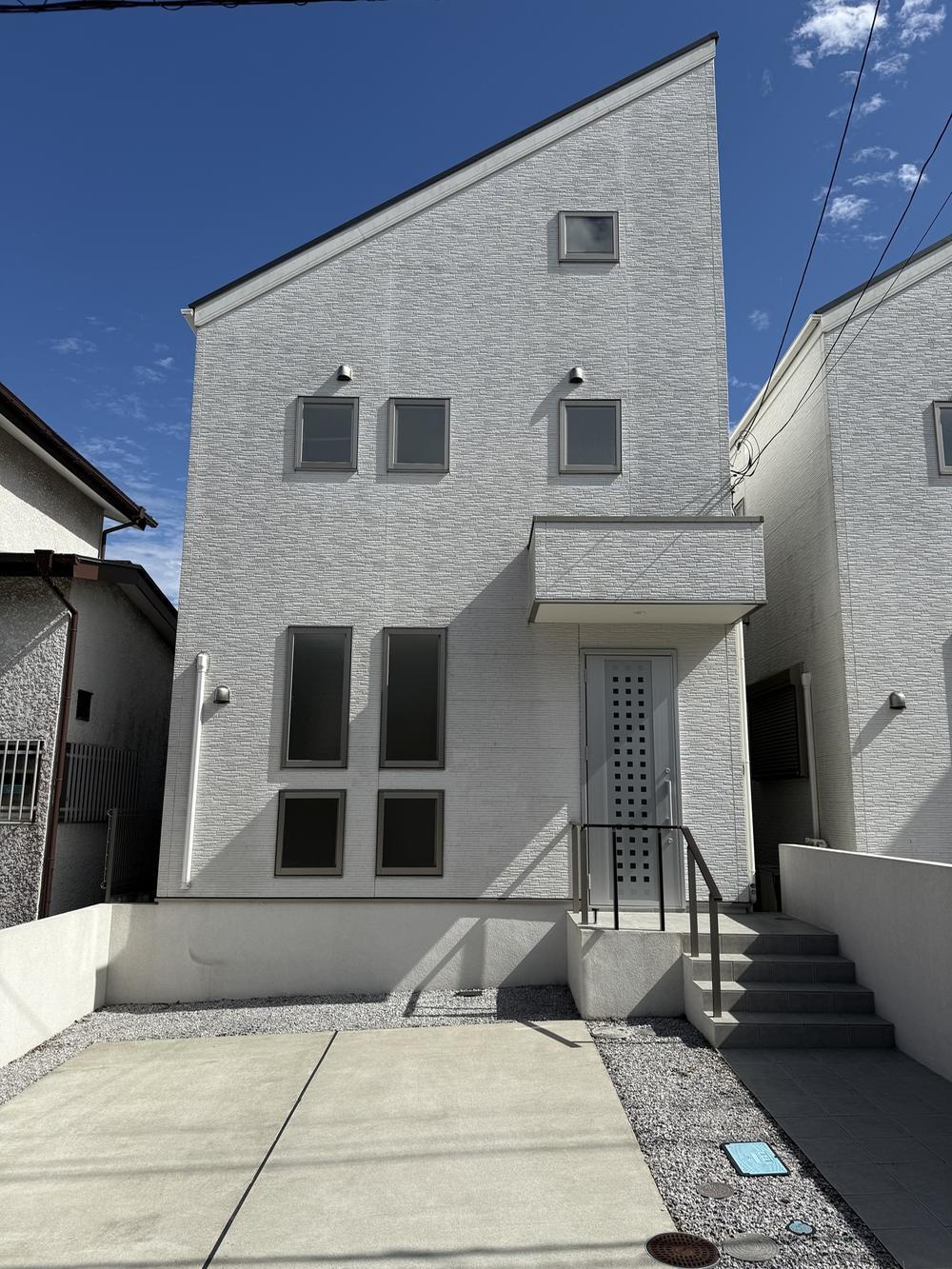 神奈川県逗子市桜山７ 4300万円