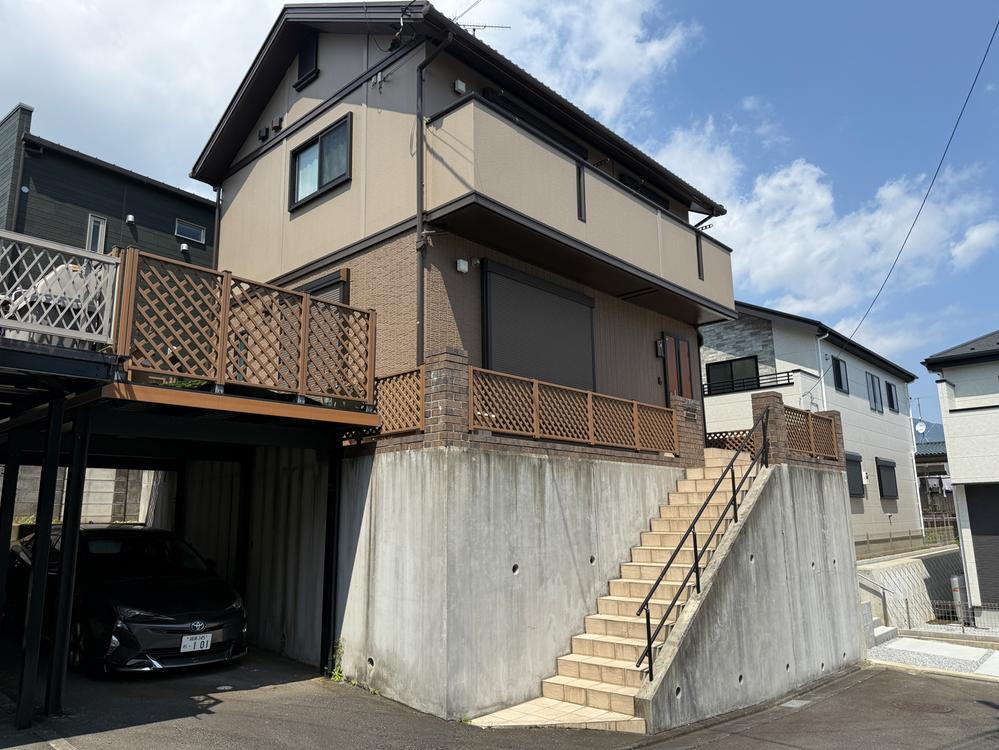 神奈川県秦野市曲松１ 2100万円