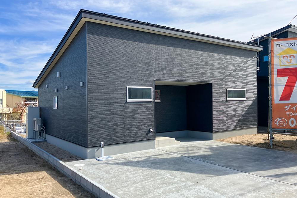 新潟県五泉市三本木１ 2490万円 3LDK