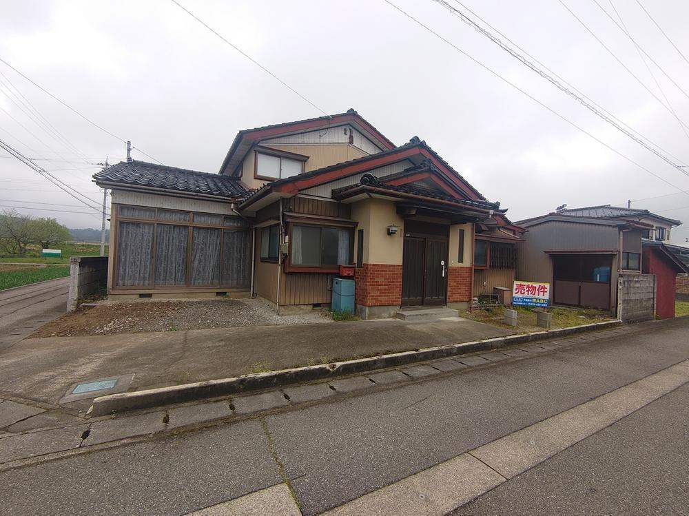 富山県高岡市福岡町福岡新 598万円