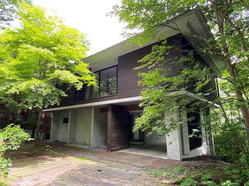 長野県北佐久郡軽井沢町大字軽井沢 18000万円
