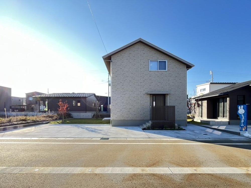新潟県長岡市陽光台４ 3990万円 4SLDK