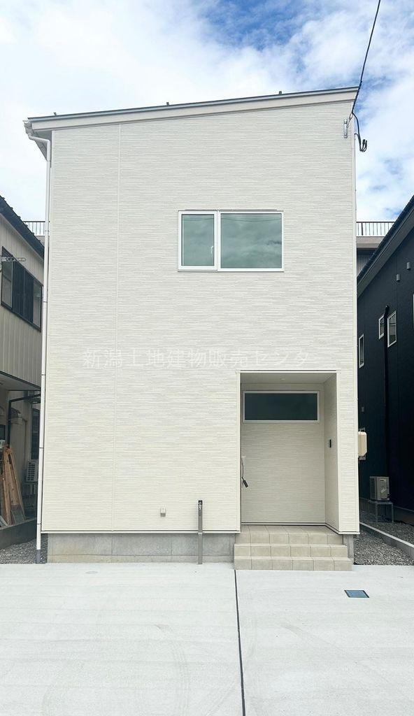 新潟県長岡市今朝白３ 3180万円