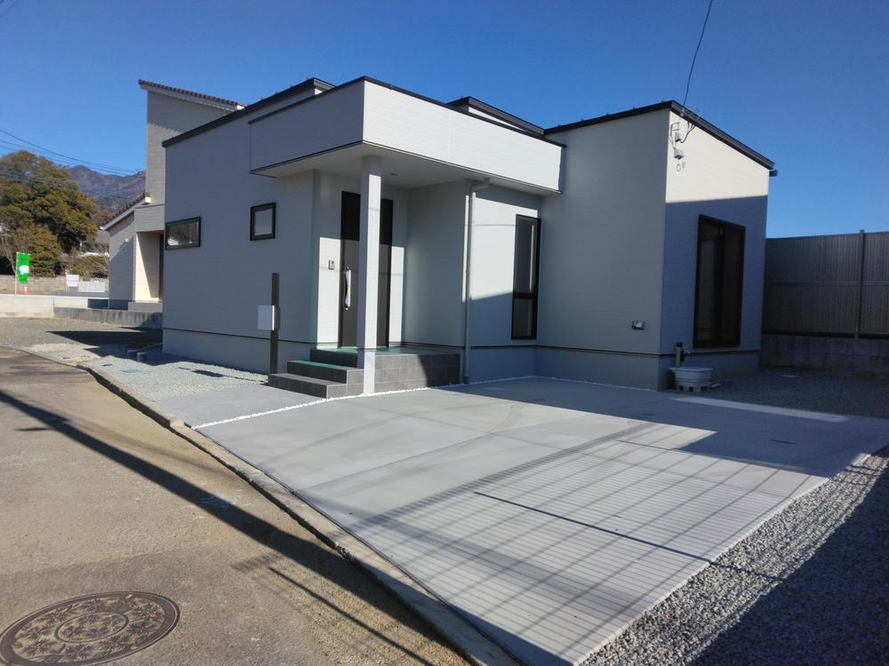 山梨県甲府市屋形３ 2840万円 2LDK