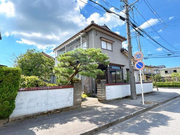 富山県高岡市戸出町６ 799万円