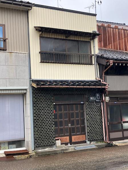 富山県射水市港町 50万円