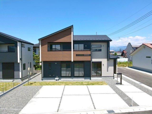 山梨県南アルプス市加賀美 3190万円 4LDK