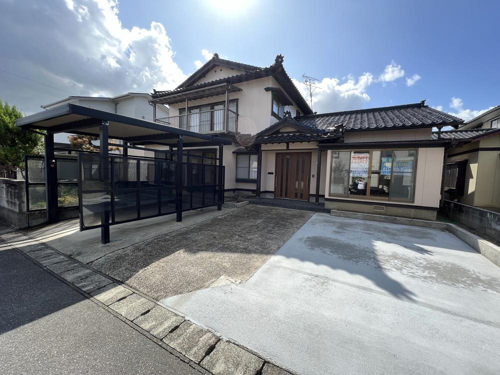 新潟県新発田市新富町１ 2280万円