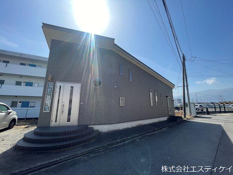 山梨県甲斐市竜王新町 1330万円