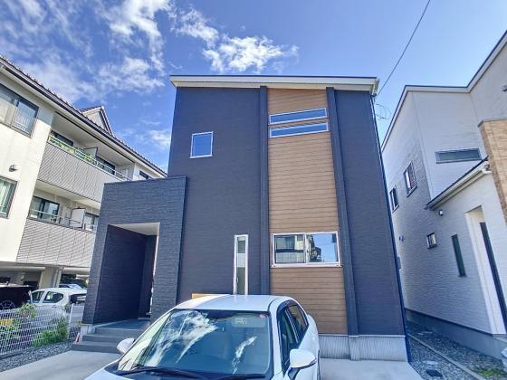 石川県金沢市諸江町中丁 2700万円