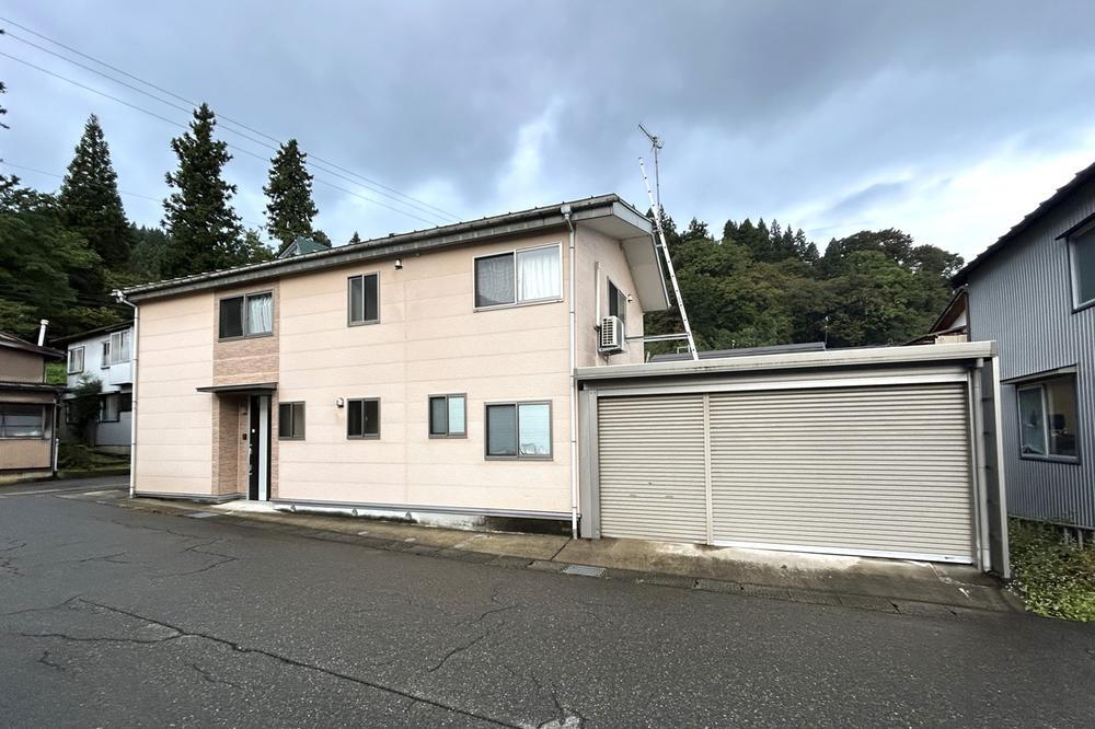 新潟県長岡市栃尾新町 900万円