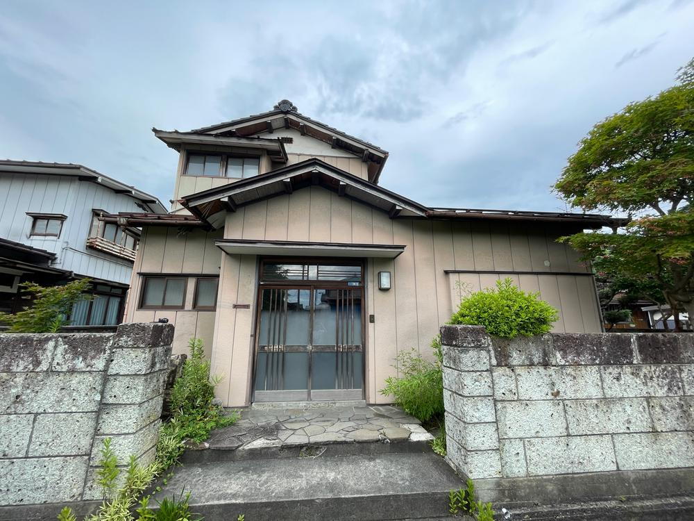 新潟県加茂市寿町 200万円