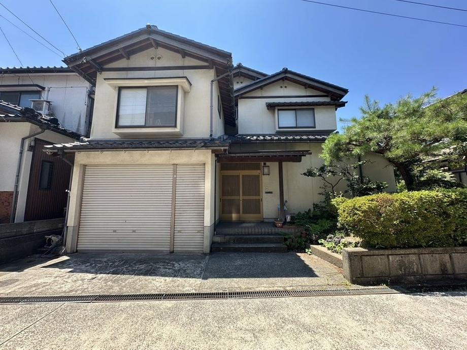 石川県金沢市吉原町イ 800万円
