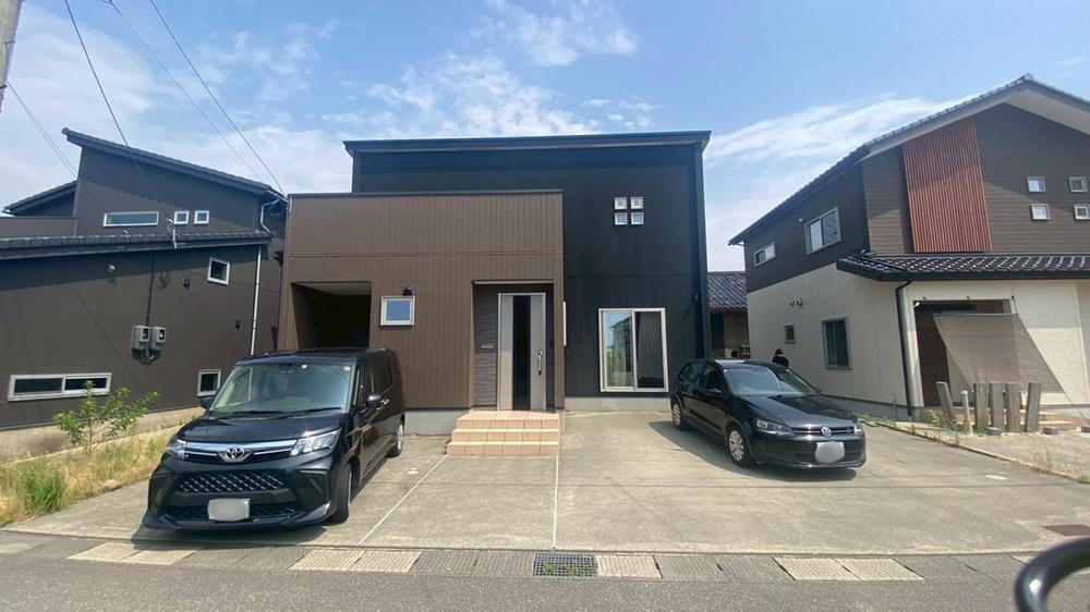 石川県小松市今江町７ 2300万円