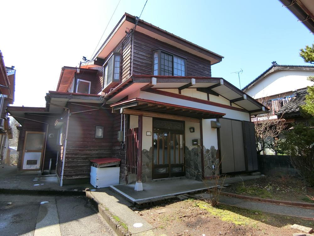 新潟県上越市五智５ 400万円 8DK