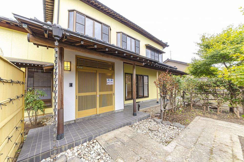 新潟県三条市西本成寺１ 中古住宅