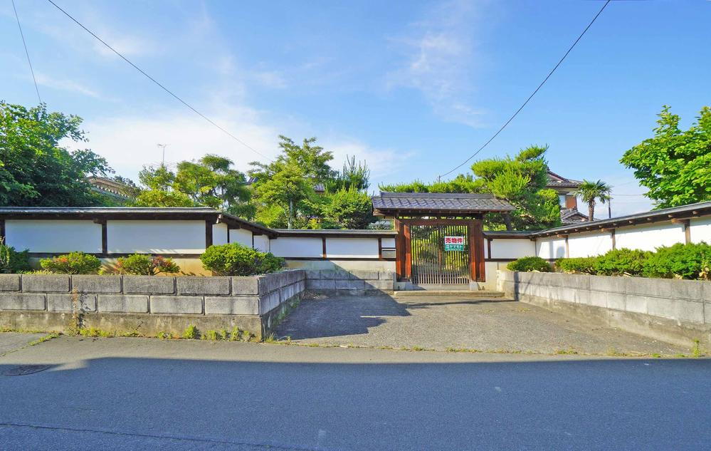 山梨県韮崎市龍岡町下條東割 2480万円