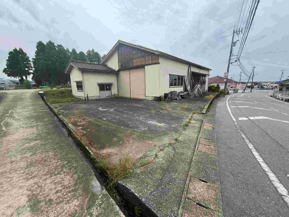 富山県黒部市田家野 400万円